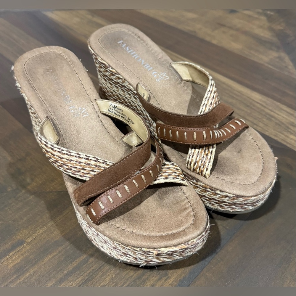 Fashion Bug 90's Vtg Y2K Wedge Strap Sandals | Women’s 7.5